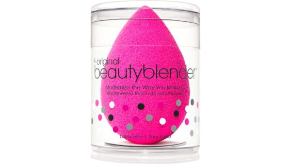 Vyhrajte Beautyblender - růžový zázrak na aplikaci maku-upu a korektoru