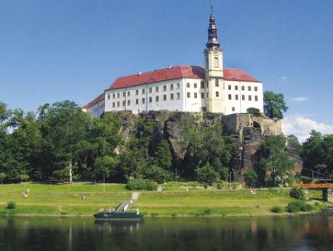 Soutěž o 3x rodinnou vstupenku na zámek Děčín