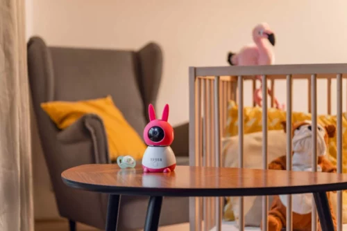 Soutěž o růžovou dětskou chůvičku Tesla Smart Camera Baby